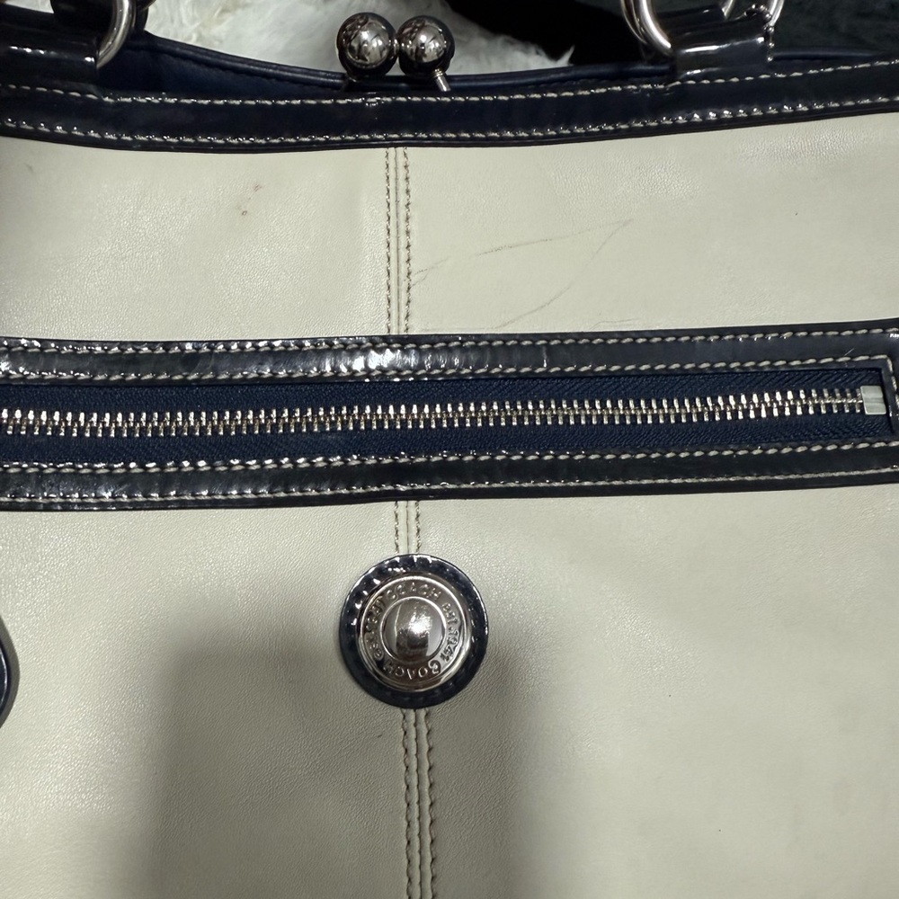 RARE Vintage Coach - Picture 4 of 7